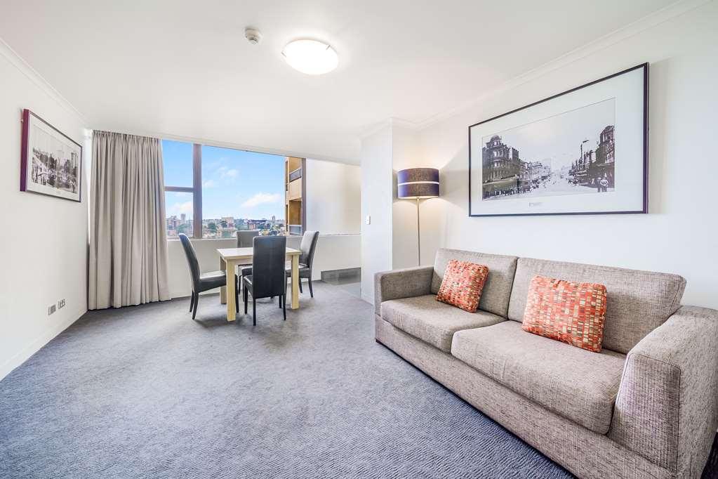 Oaks Sydney Hyde Park Suites Habitación foto